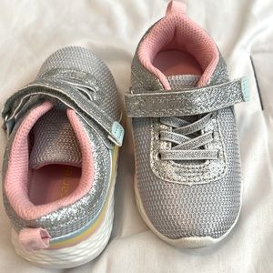 Carter’s Marlee athletic sneakers with colorful patterns and cool design Sz 6